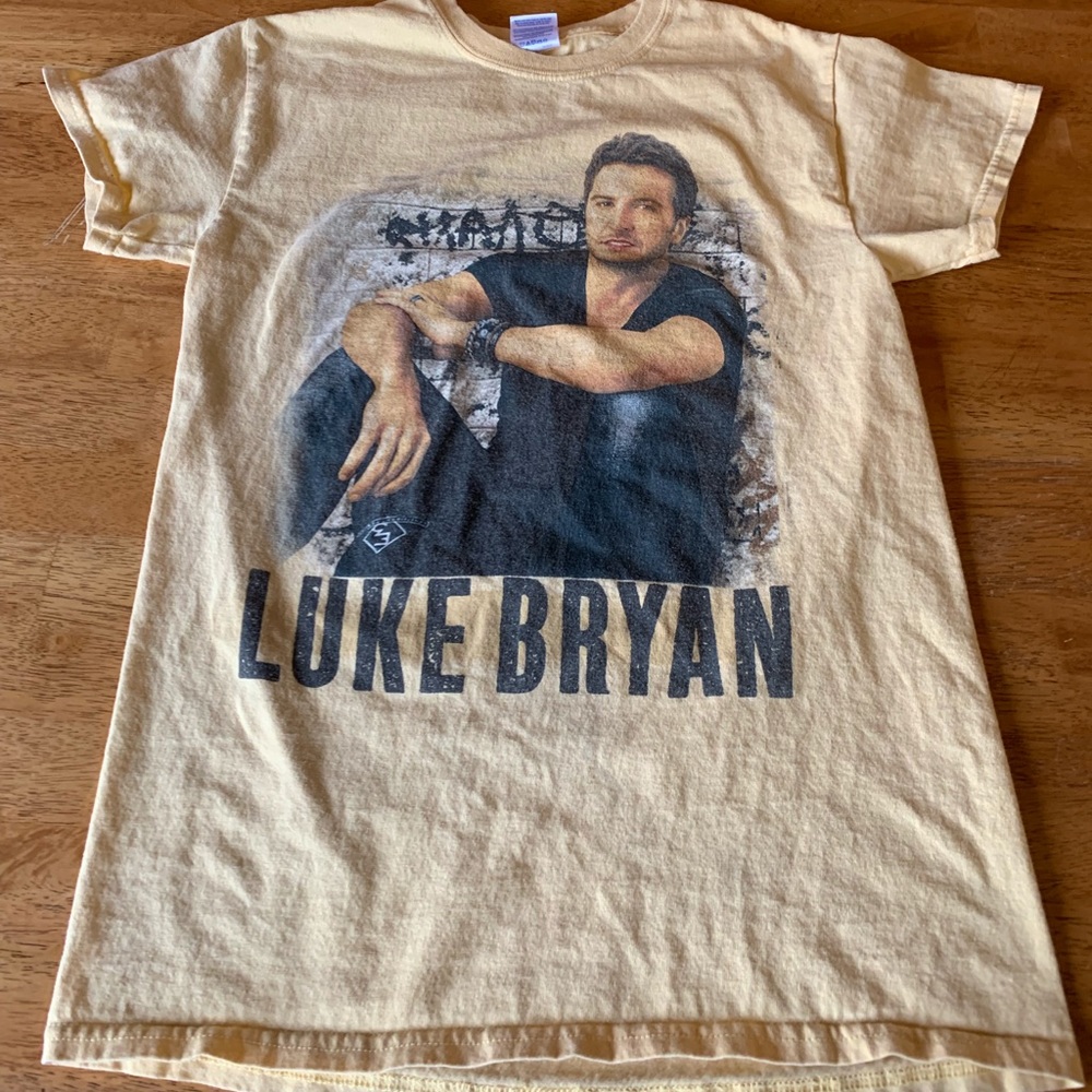 Luke Bryan crash my party T-shirt size S